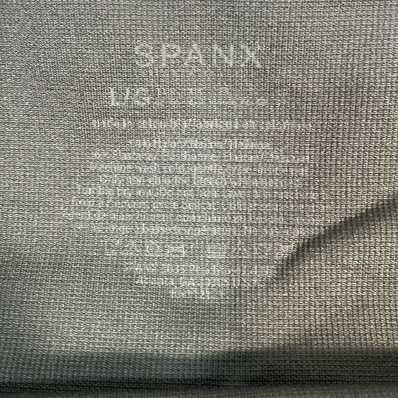 Spanx Look At Me Now Seamless Leggings in Green Camo Size Large - Picture 4 of 6